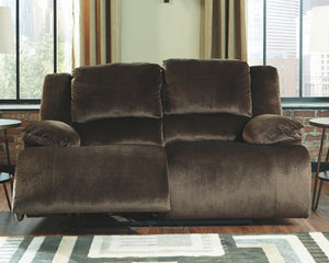 Clonmel Signature Design by Ashley Loveseat