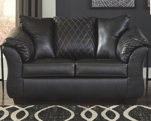 Betrillo Signature Design by Ashley Loveseat