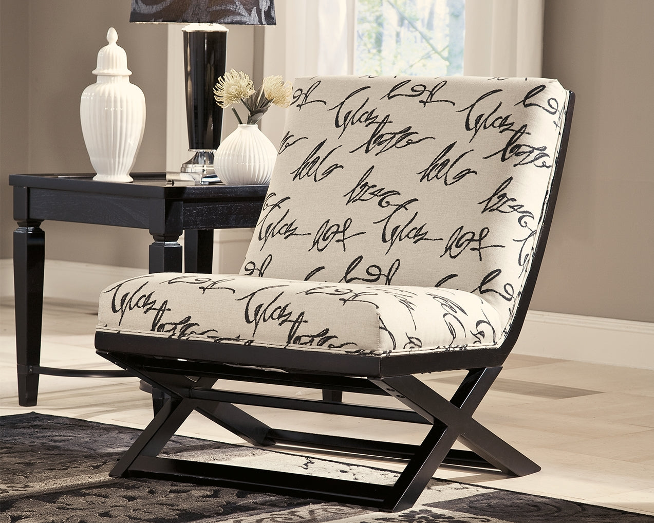 Levon Signature Design by Ashley Chair