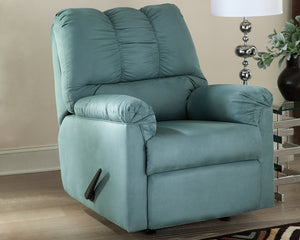 Darcy Signature Design by Ashley Recliner