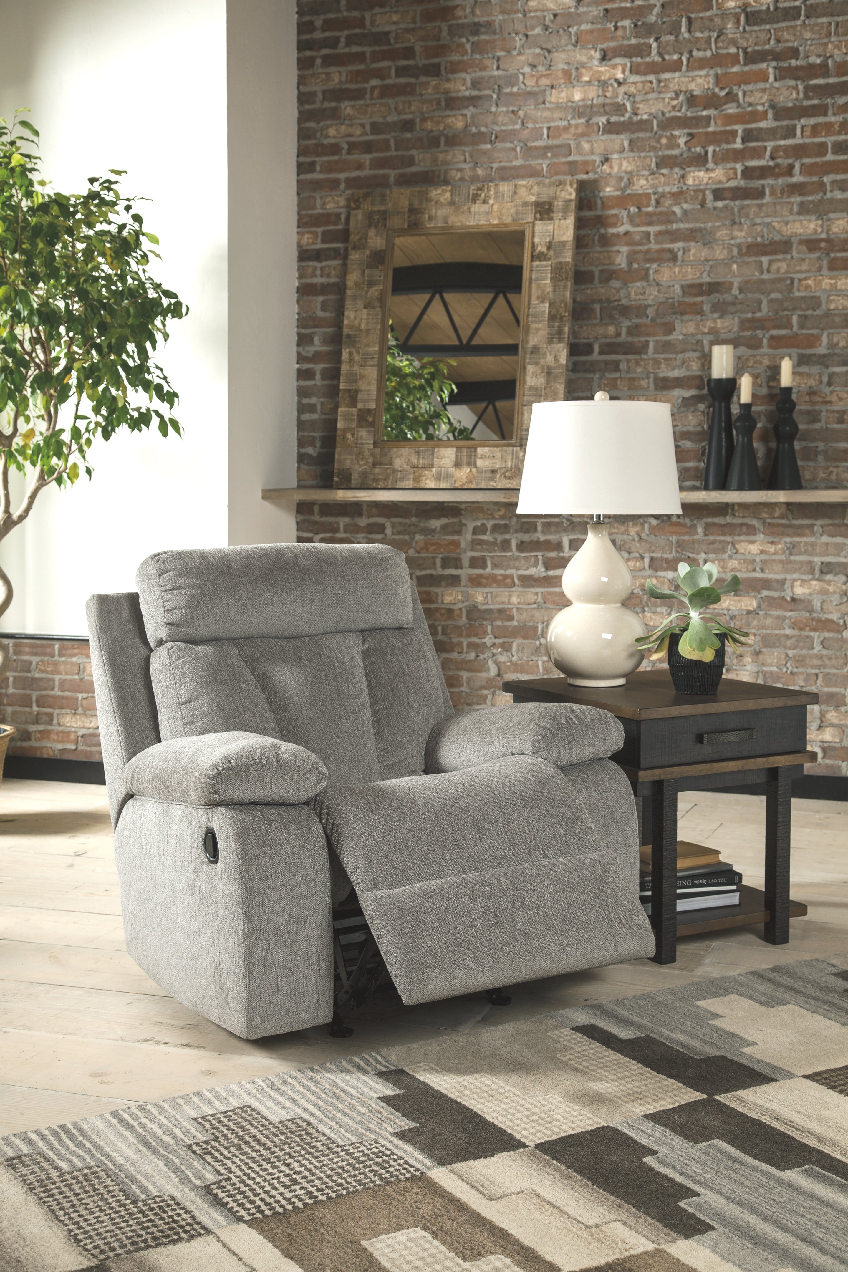 Mitchiner Signature Design by Ashley Recliner