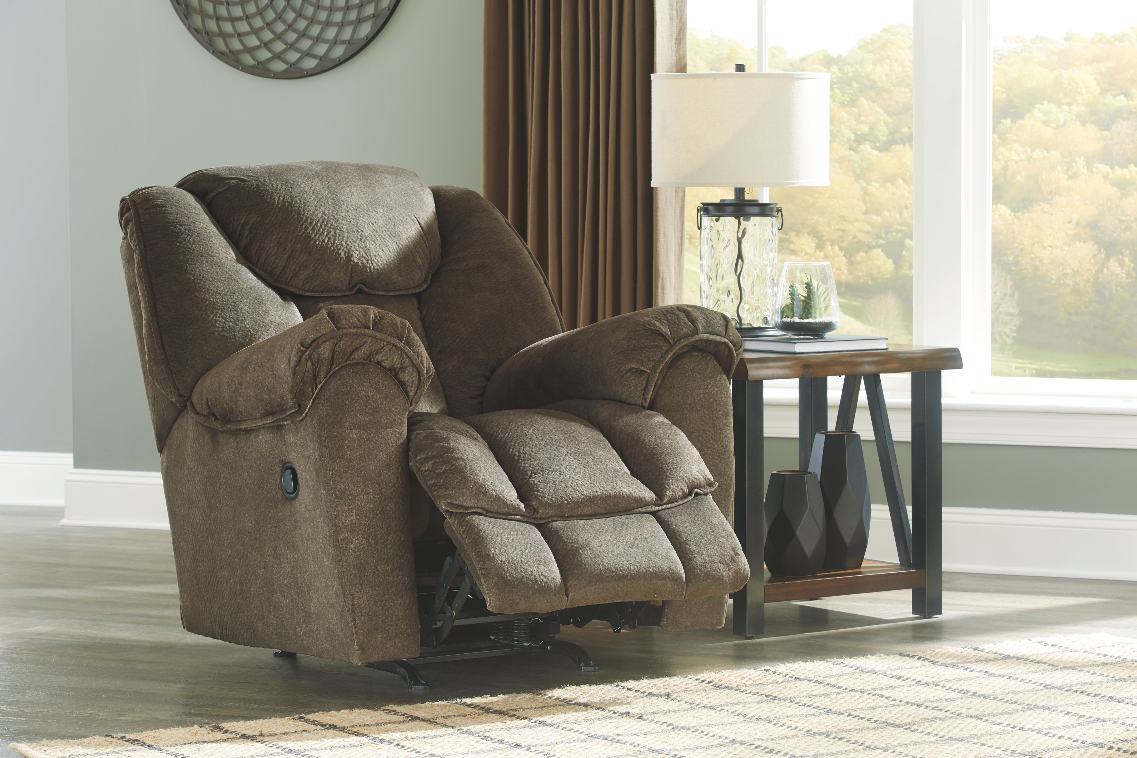 Capehorn Signature Design by Ashley Recliner