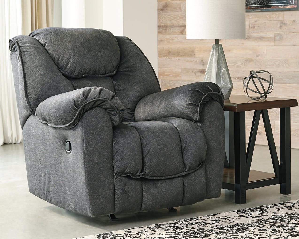 Capehorn Signature Design by Ashley Recliner