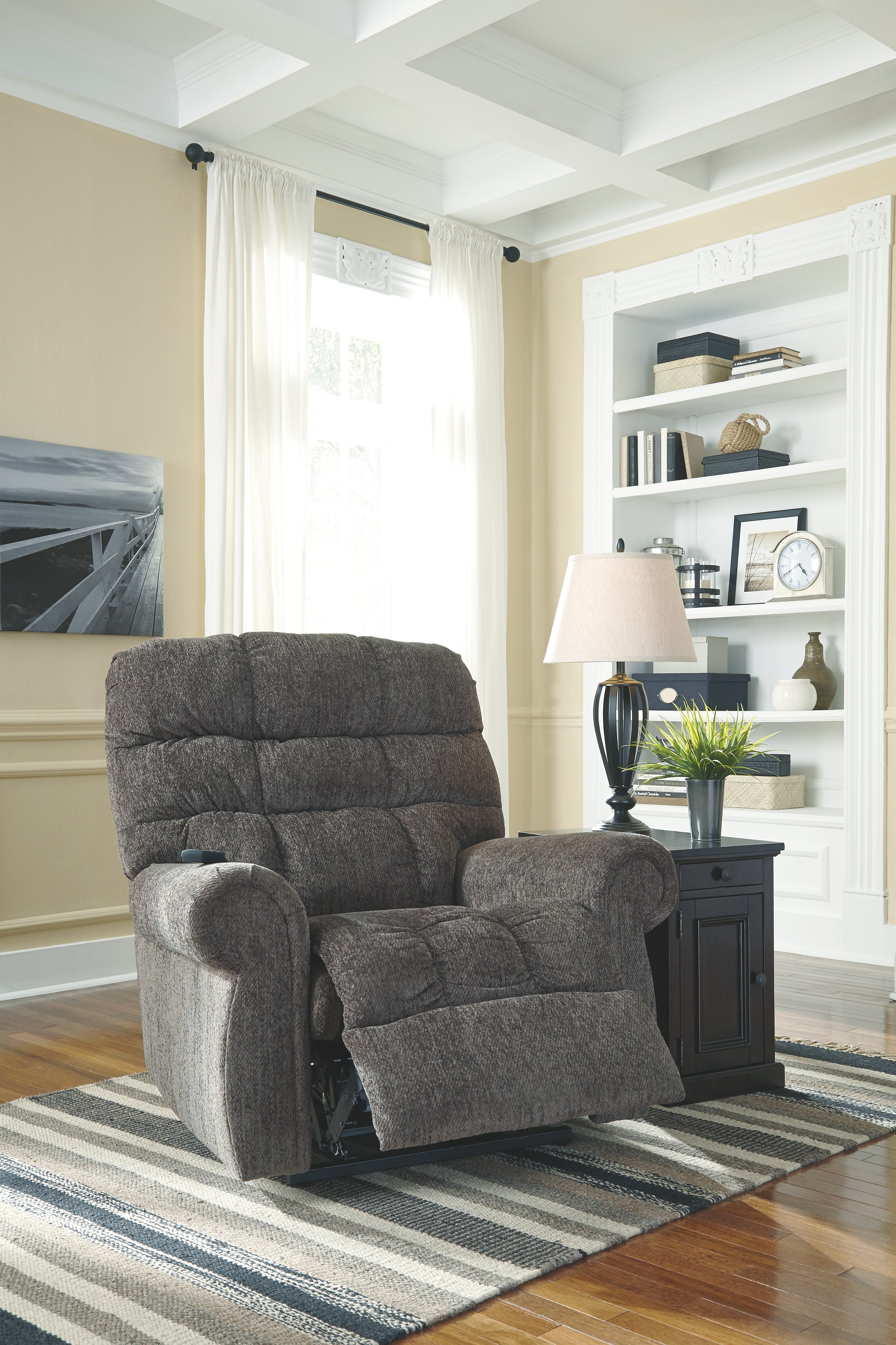 Ernestine Signature Design by Ashley Recliner