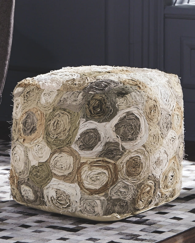 Bayrose Signature Design by Ashley Pouf