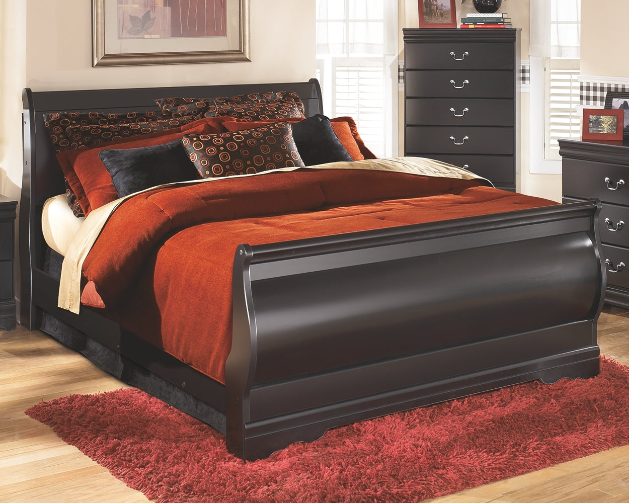 Huey Vineyard Signature Design by Ashley King Sleigh Bed