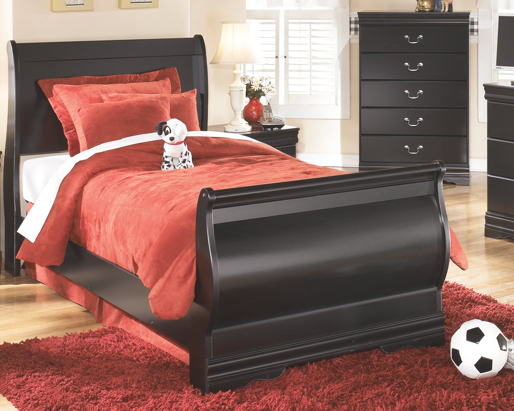 Huey Vineyard Signature Design by Ashley Twin Sleigh Bed