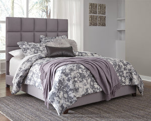 Dolante Signature Design by Ashley Upholstered Bed