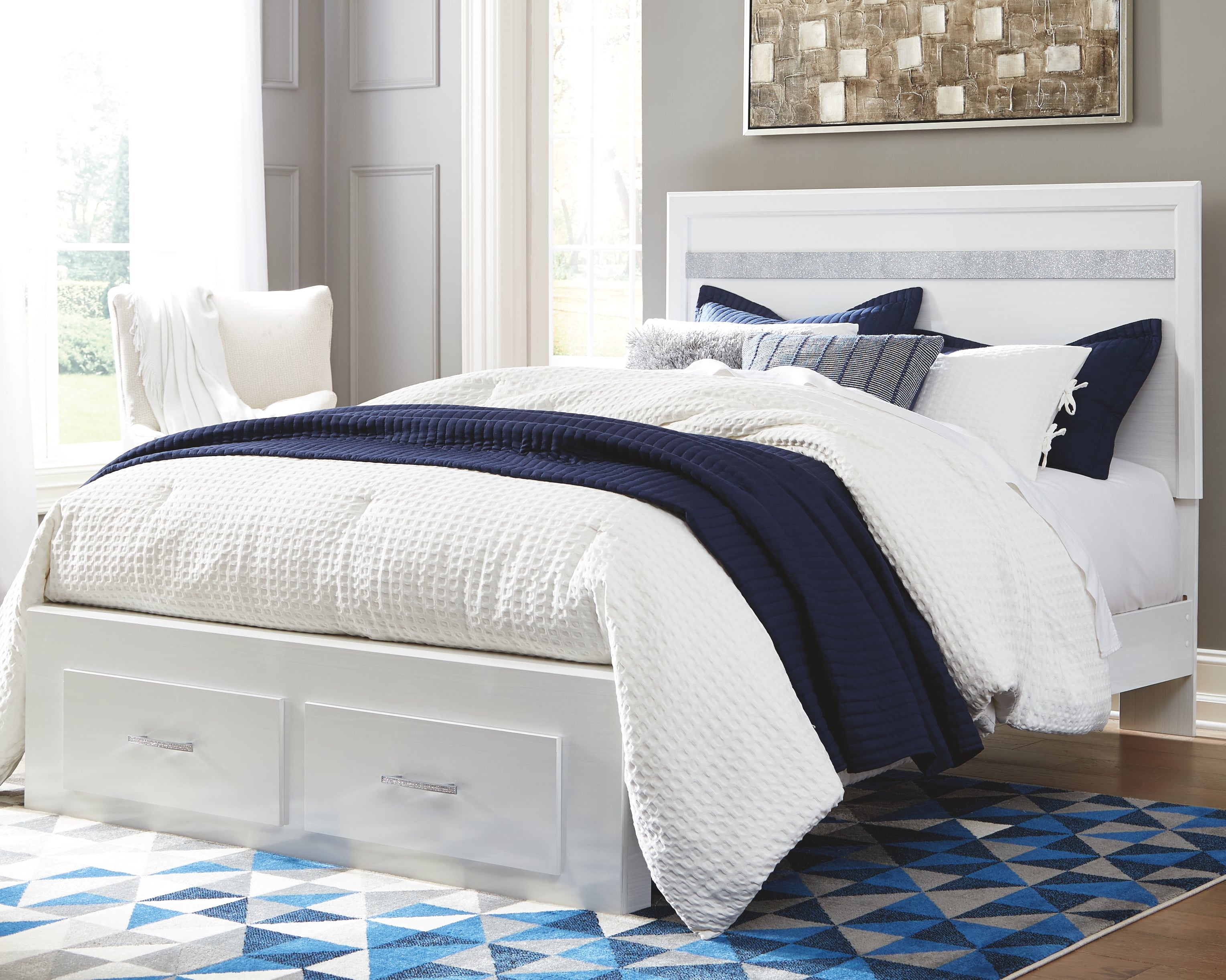 Jallory Signature Design by Ashley Queen Panel Bed with 2 Storage Drawers