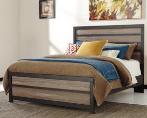 Harlinton Signature Design by Ashley Queen Panel Bed