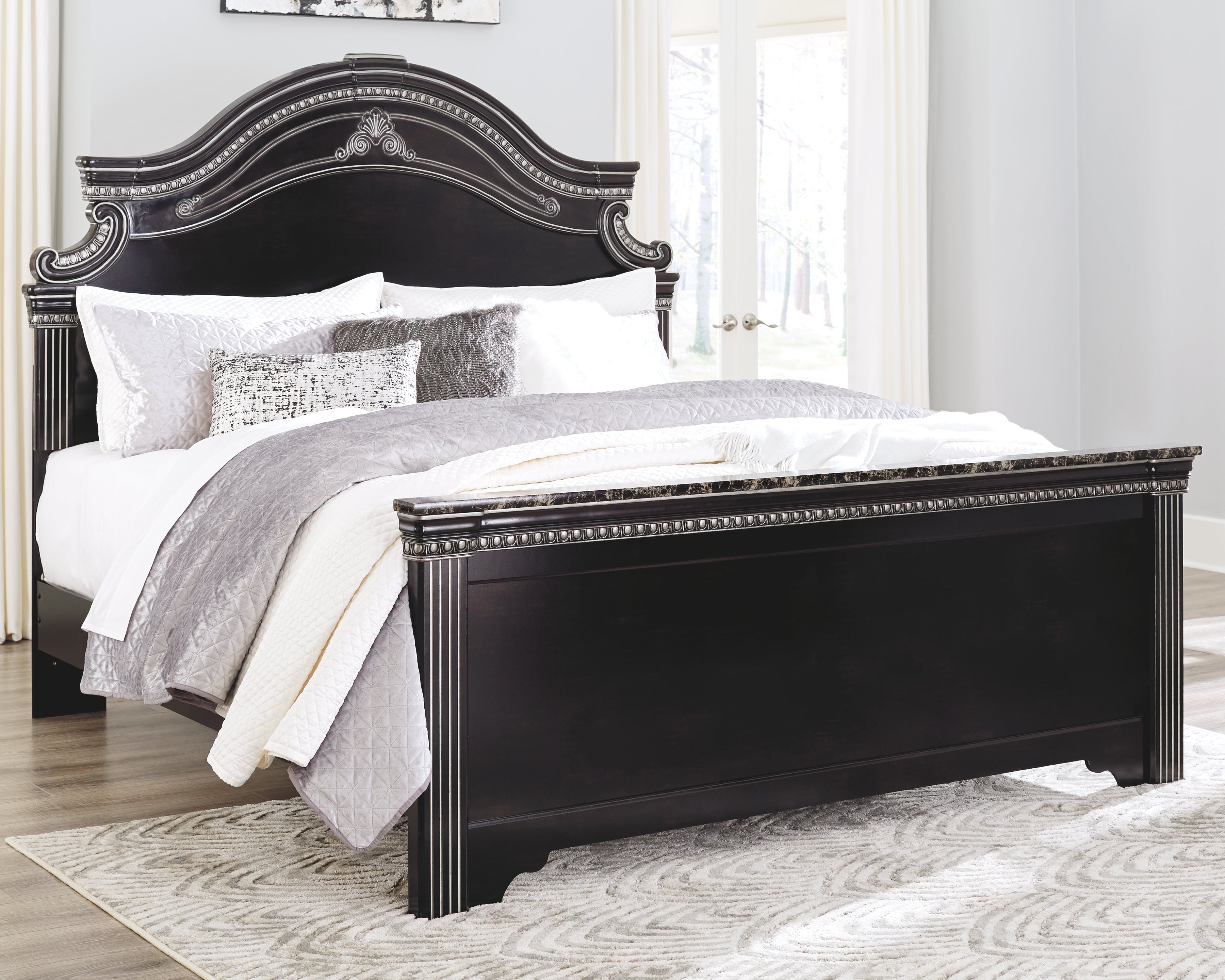 Banalski Signature Design by Ashley Queen Panel Bed