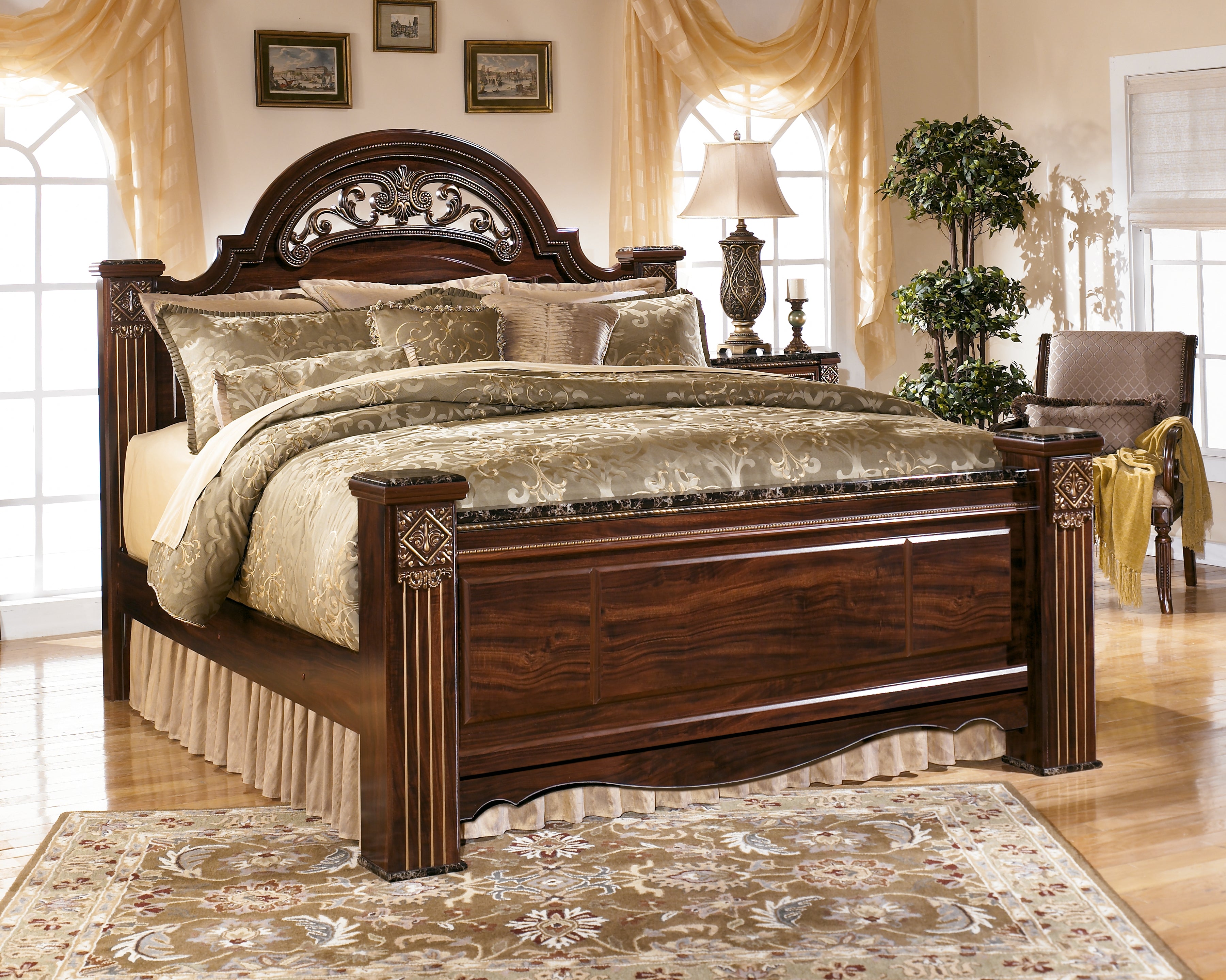 Gabriela Signature Design by Ashley Queen Poster Bed