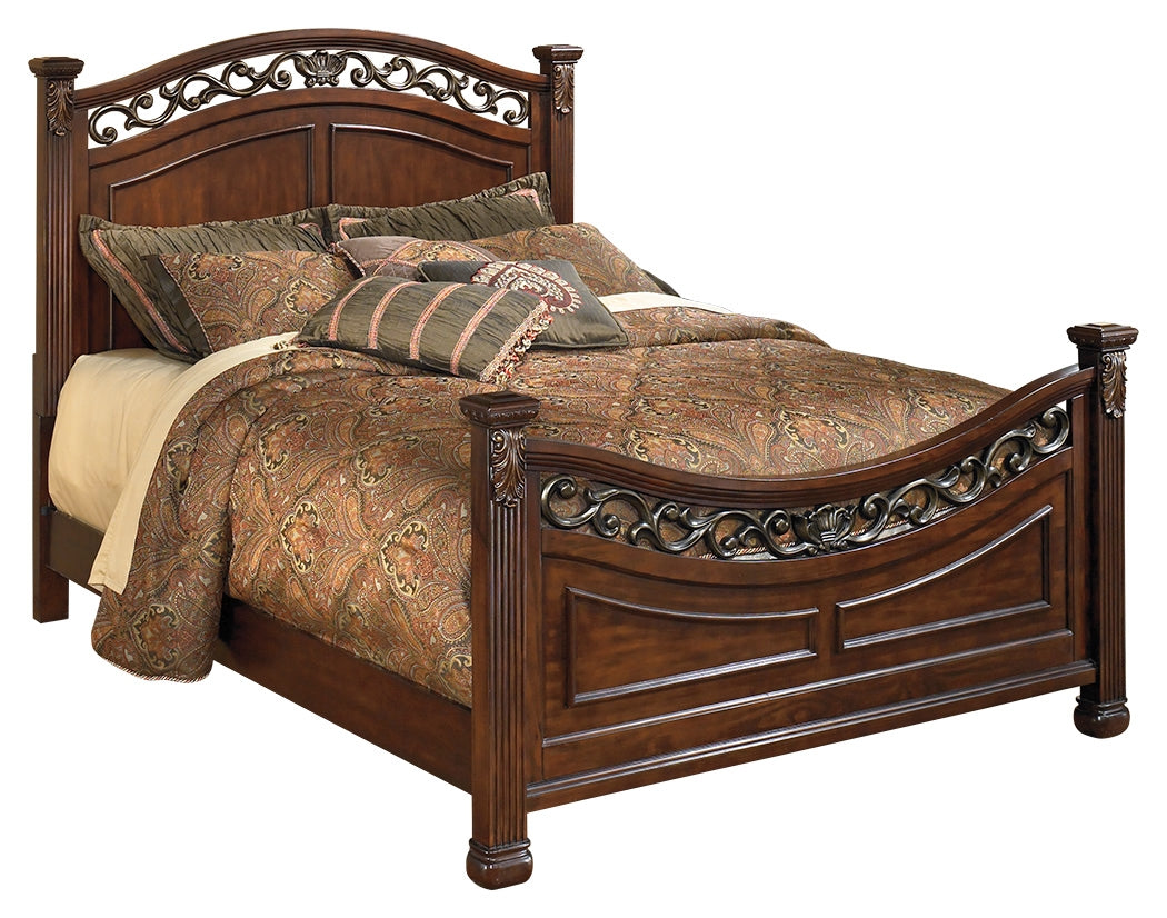 Leahlyn Signature Design by Ashley King Panel Bed