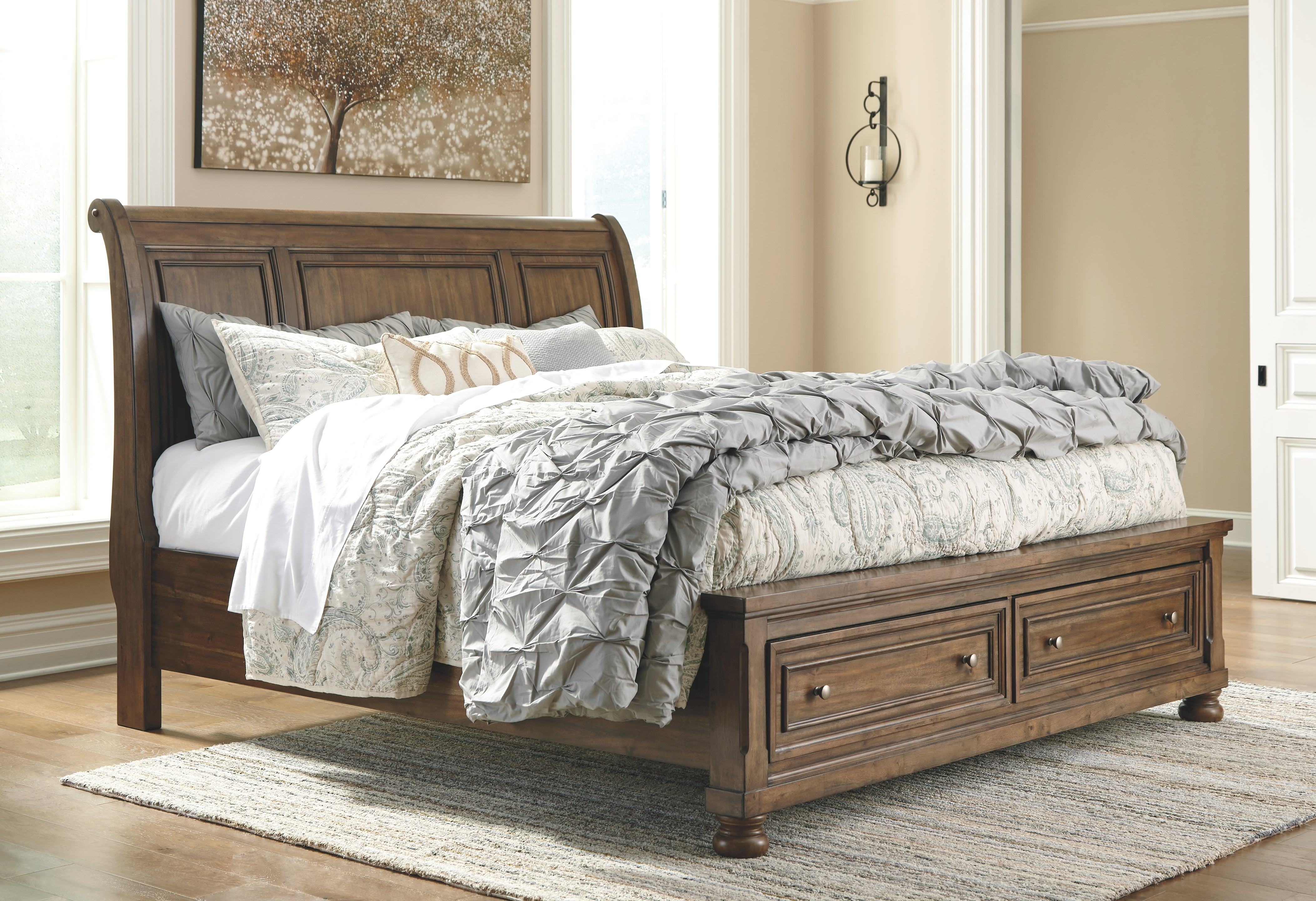 Flynnter Signature Design by Ashley King Sleigh Bed with 2 Storage Drawers