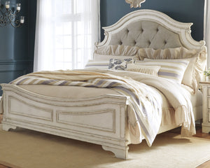 Realyn Signature Design by Ashley Queen Upholstered Panel Bed