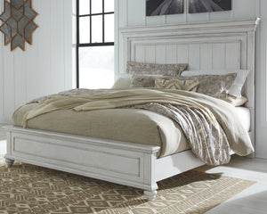 Kanwyn Benchcraft Panel Bed