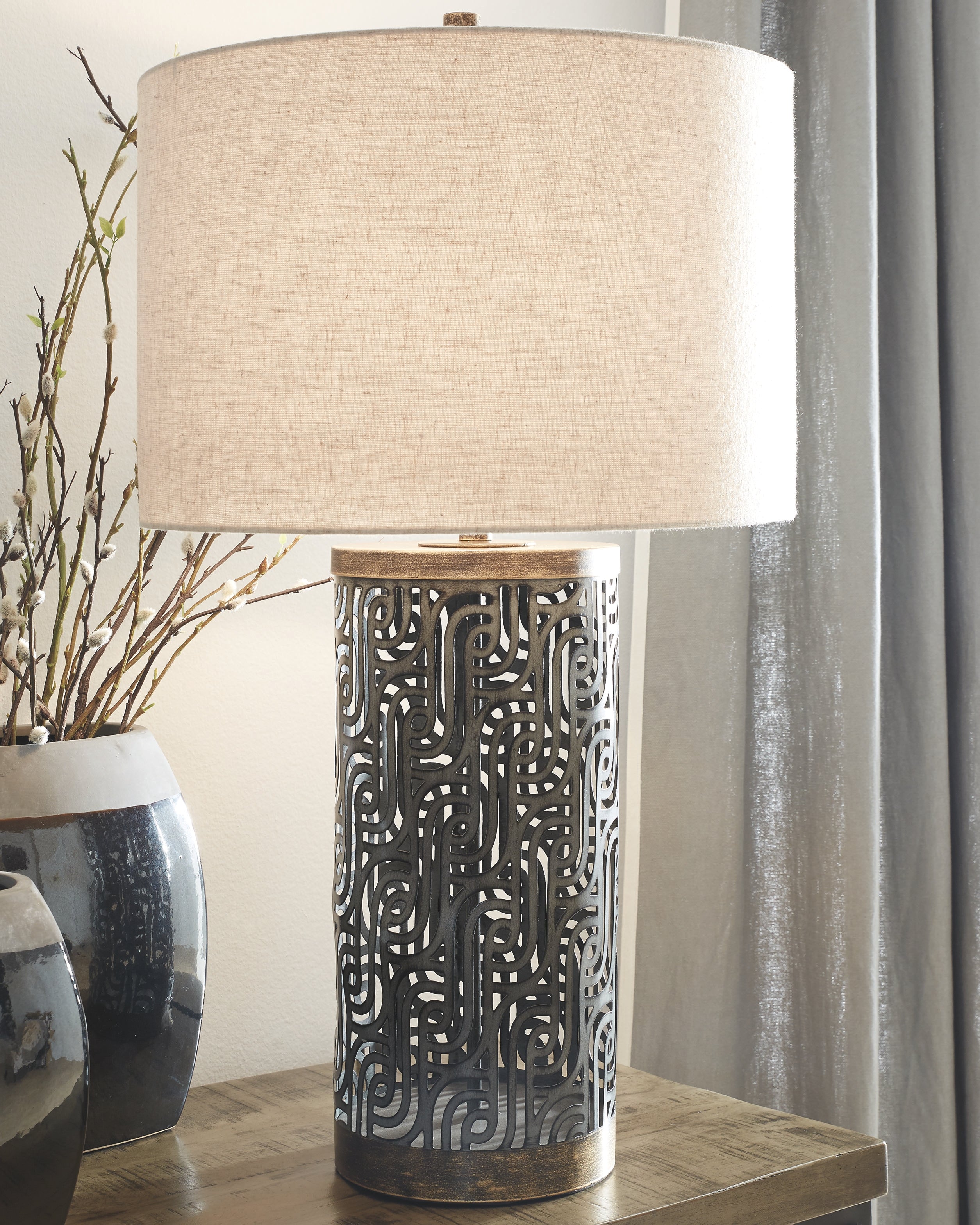 Dayo Signature Design by Ashley Table Lamp