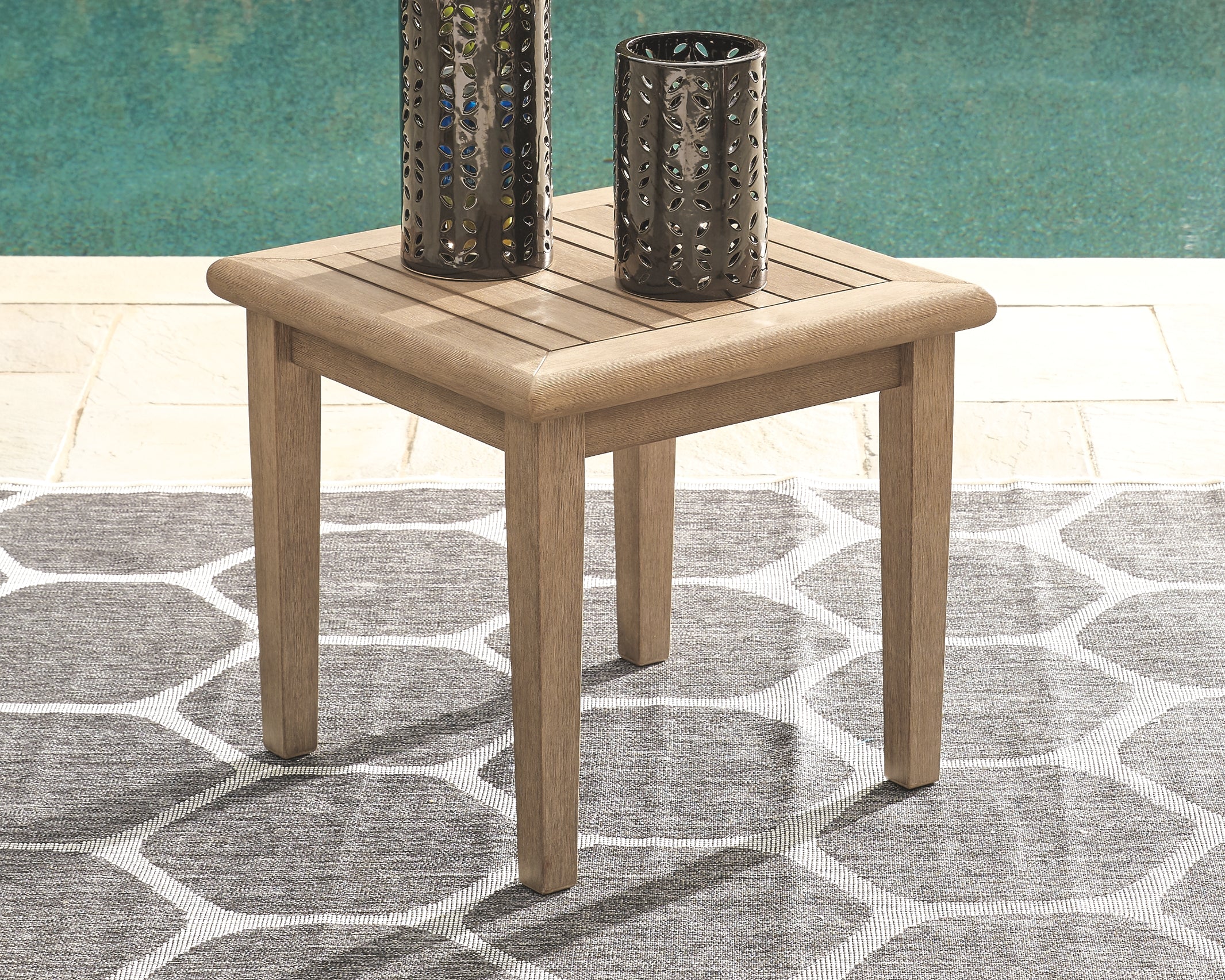 Gerianne Signature Design by Ashley Outdoor End Table