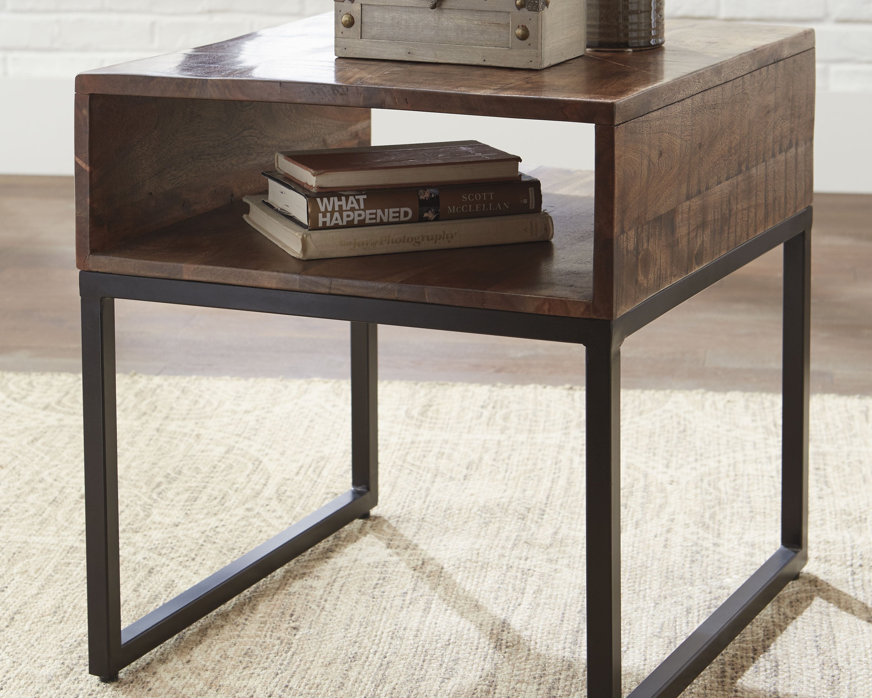 Hirvanton Signature Design by Ashley End Table