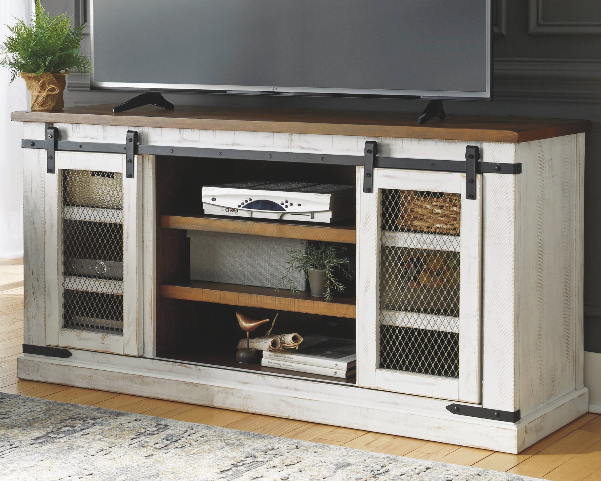 Wystfield Signature Design by Ashley TV Stand