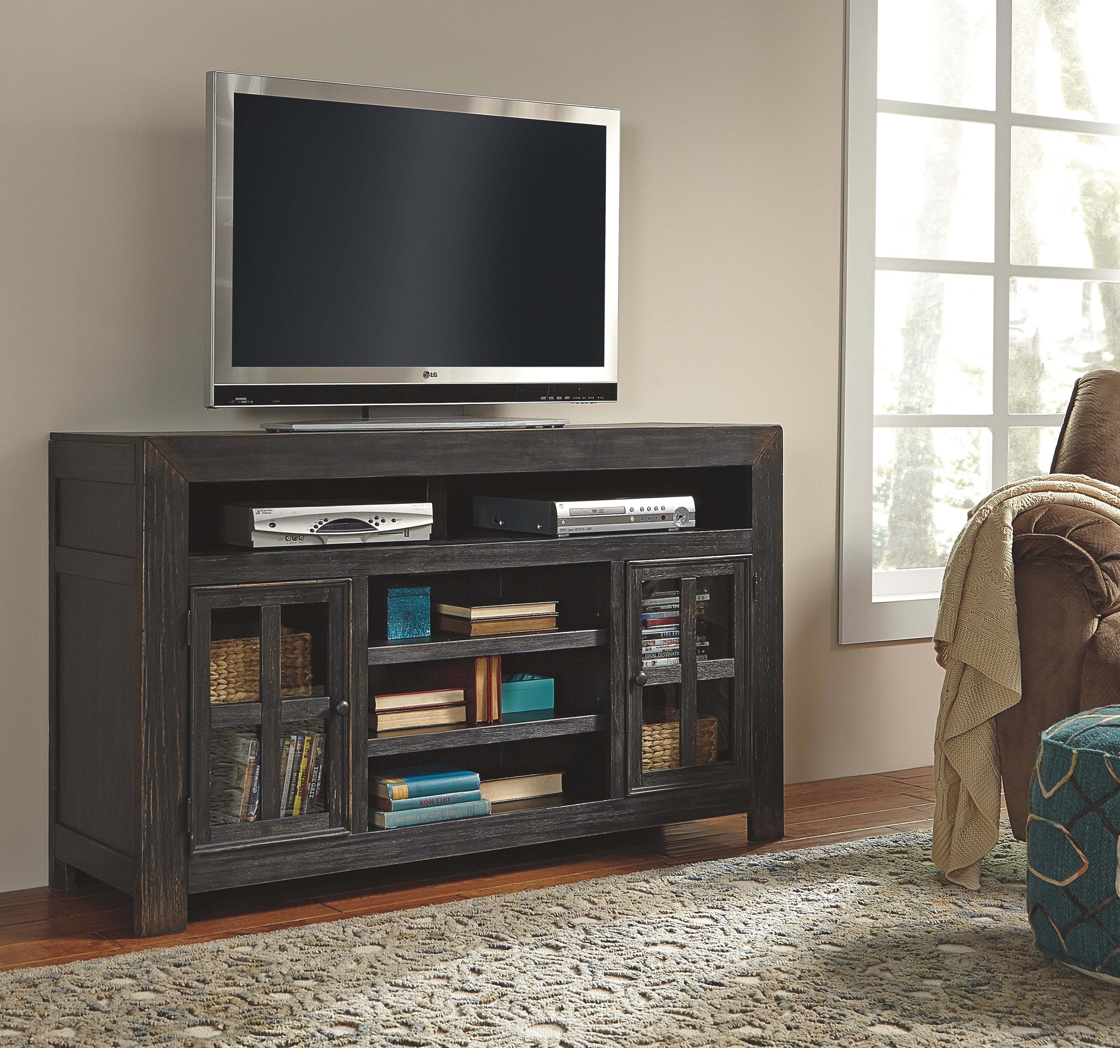 Gavelston Signature Design by Ashley TV Stand