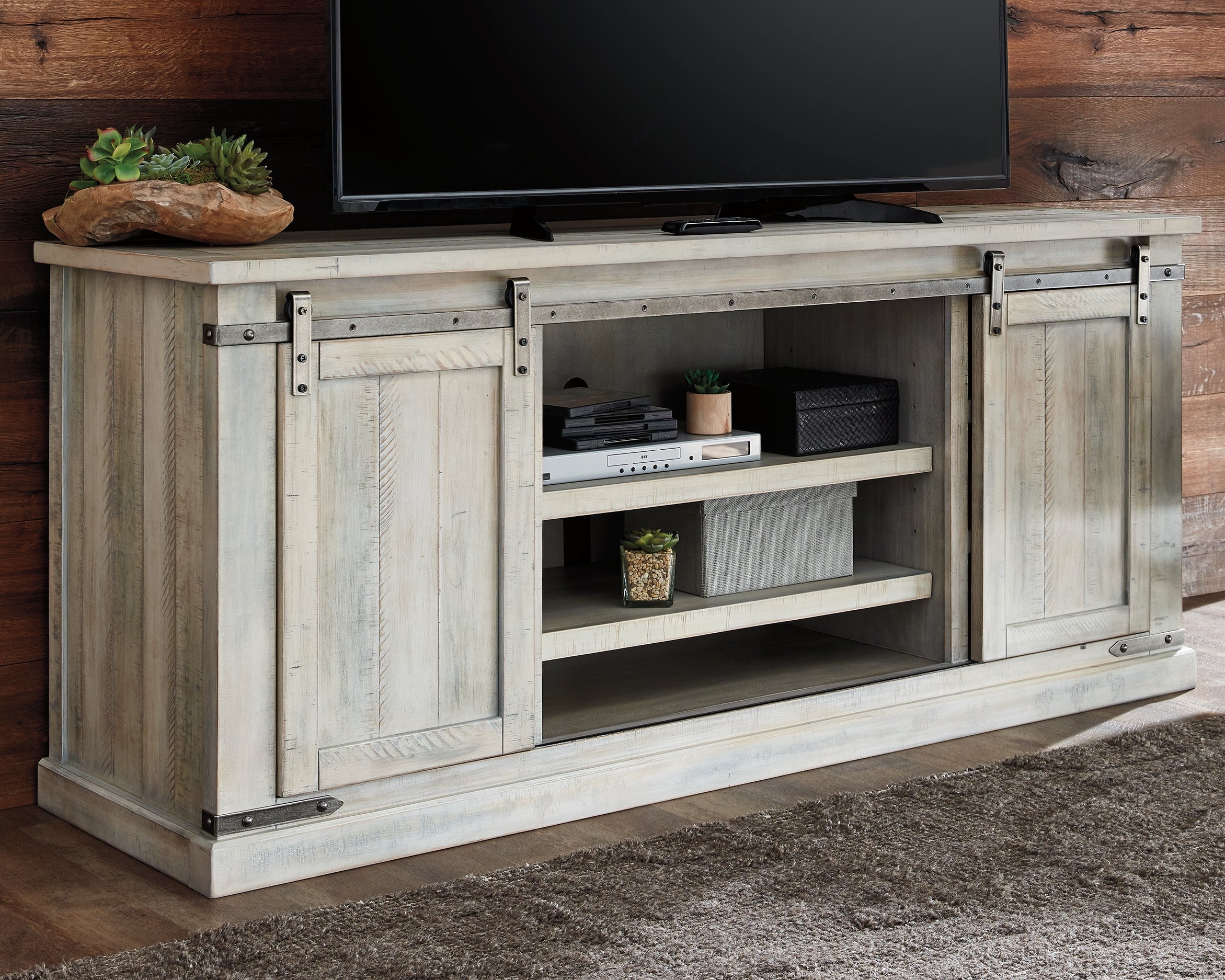 Carynhurst Signature Design by Ashley TV Stand